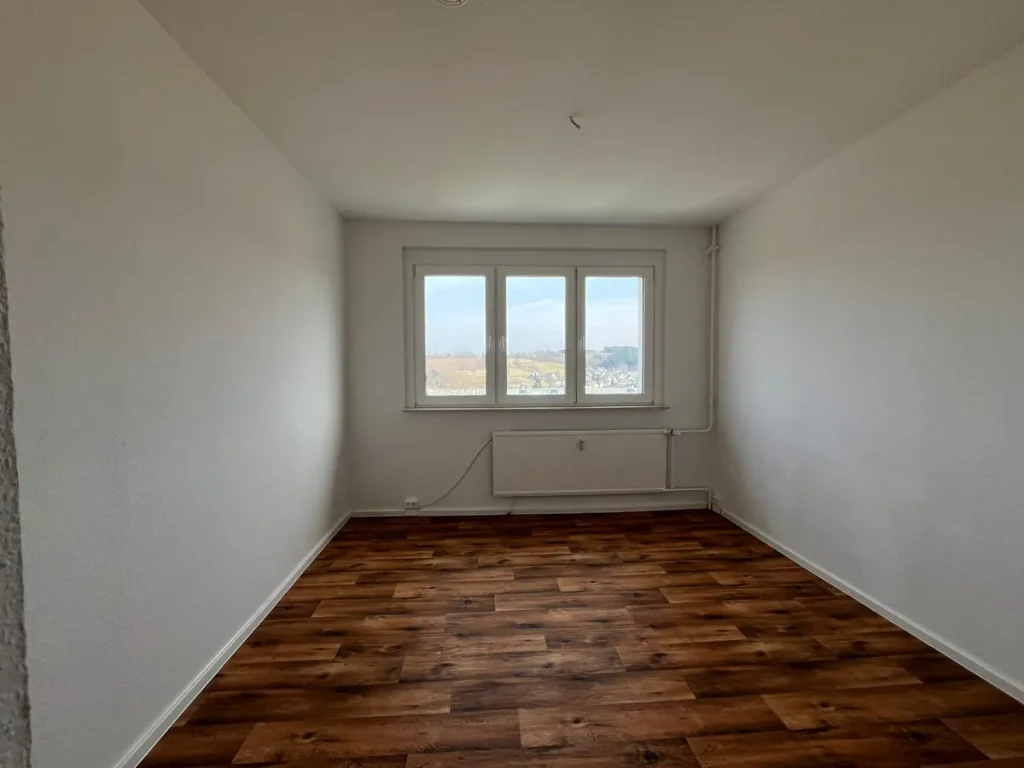 Unsere helle 3- Zimmerwohnung mit Blick über Ehrenfriedersdorf und Umland freut sich auf neue Mieter