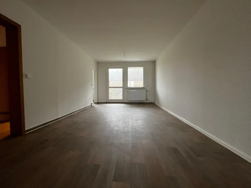 Unsere geräumige 3- Raum Wohnung mit Blick über Ehrenfriedersdorf und Umland wartet auf Sie.