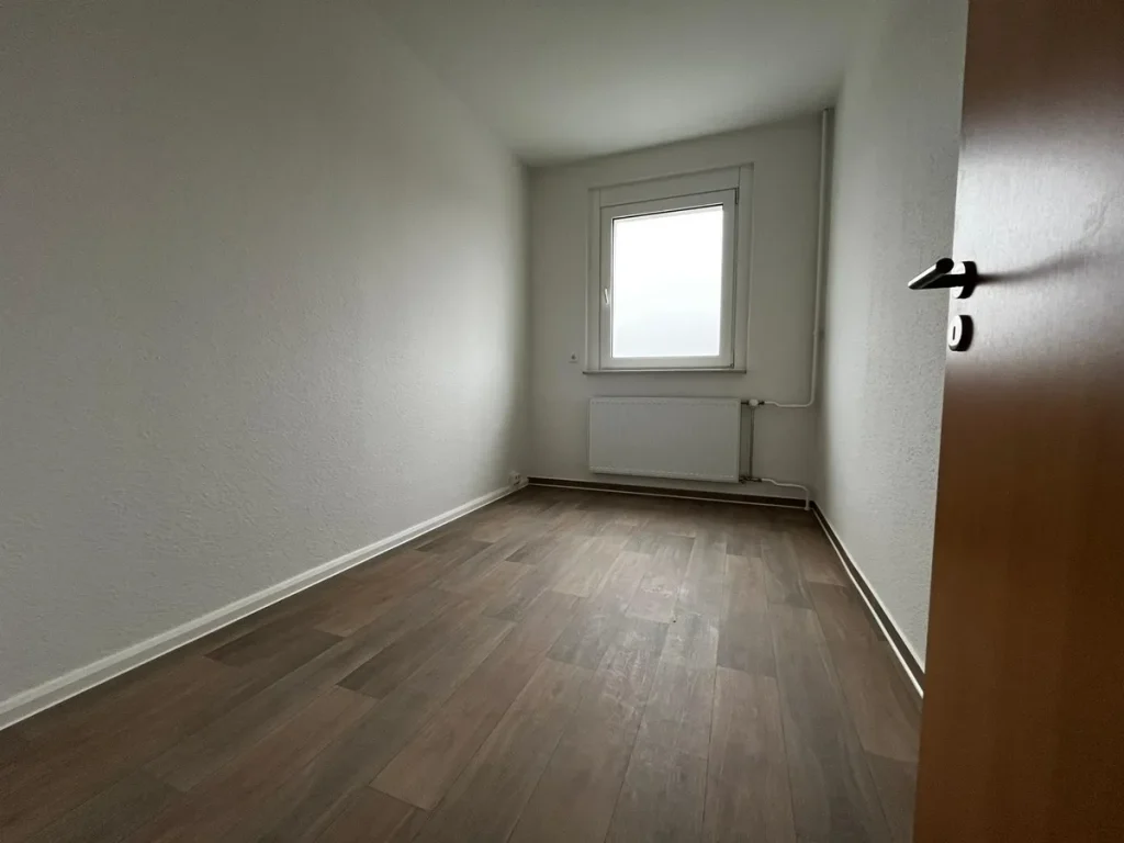 Unsere geräumige 3- Raum Wohnung mit Blick über Ehrenfriedersdorf und Umland wartet auf Sie.